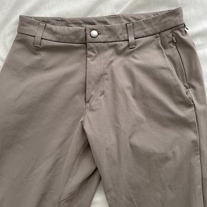 Lululemon Commission Pant (29x30, Carbon Dust)